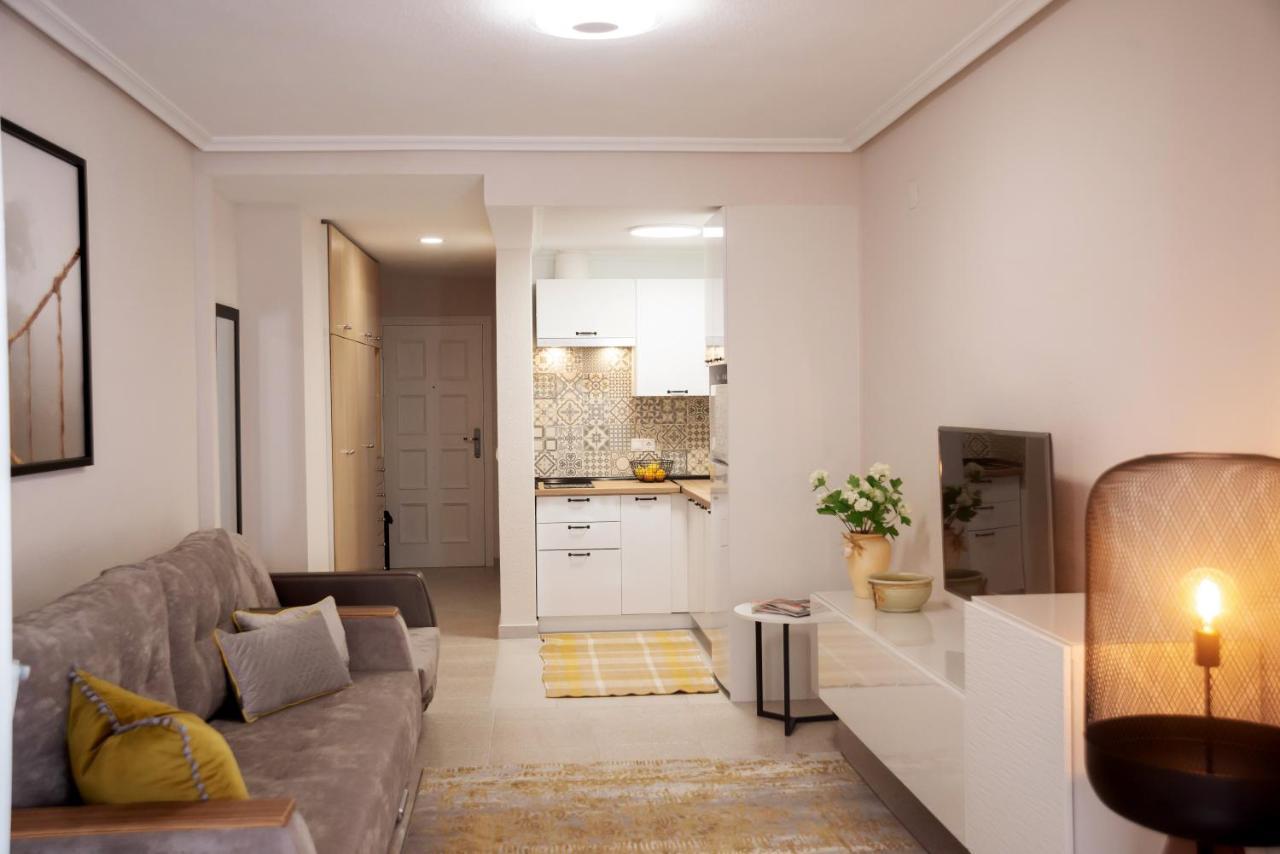 Holiday Studio Jardin Playa Torrevieja Exteriör bild