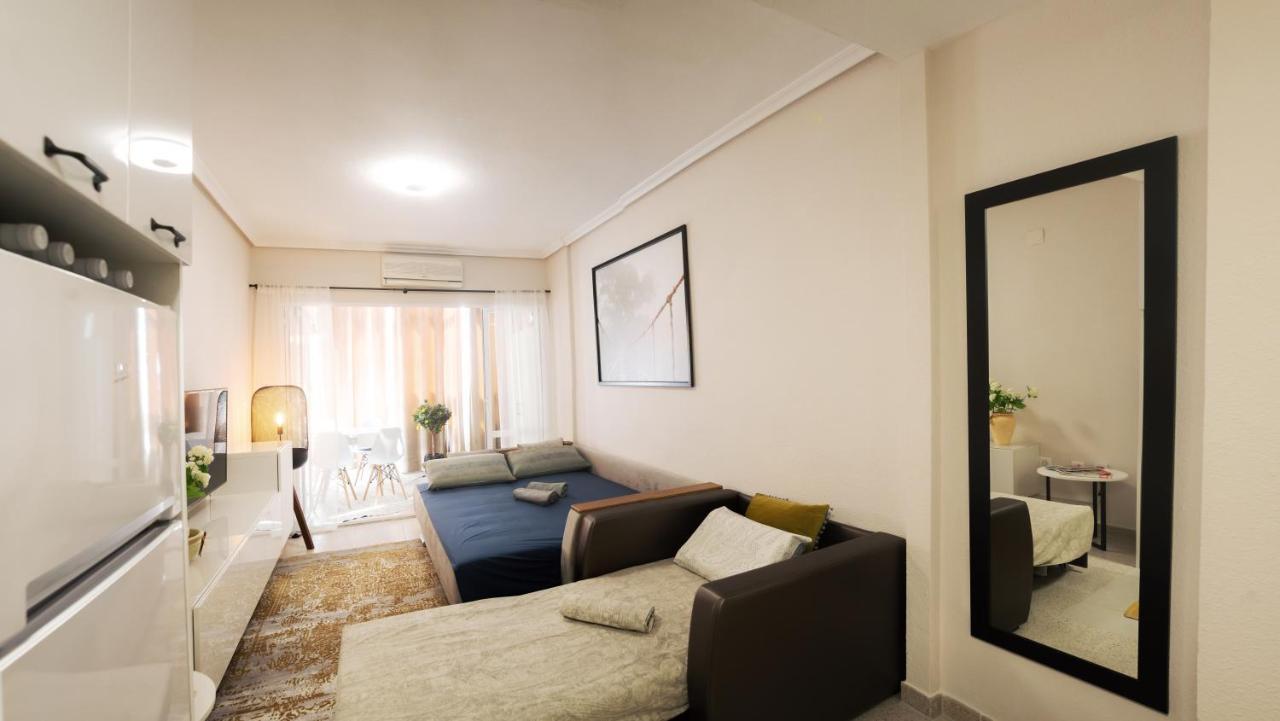 Holiday Studio Jardin Playa Torrevieja Exteriör bild