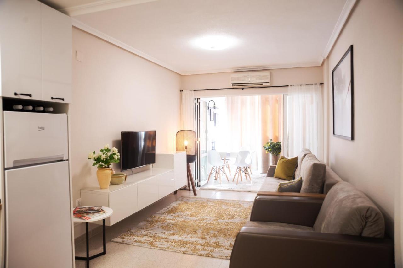 Holiday Studio Jardin Playa Torrevieja Exteriör bild